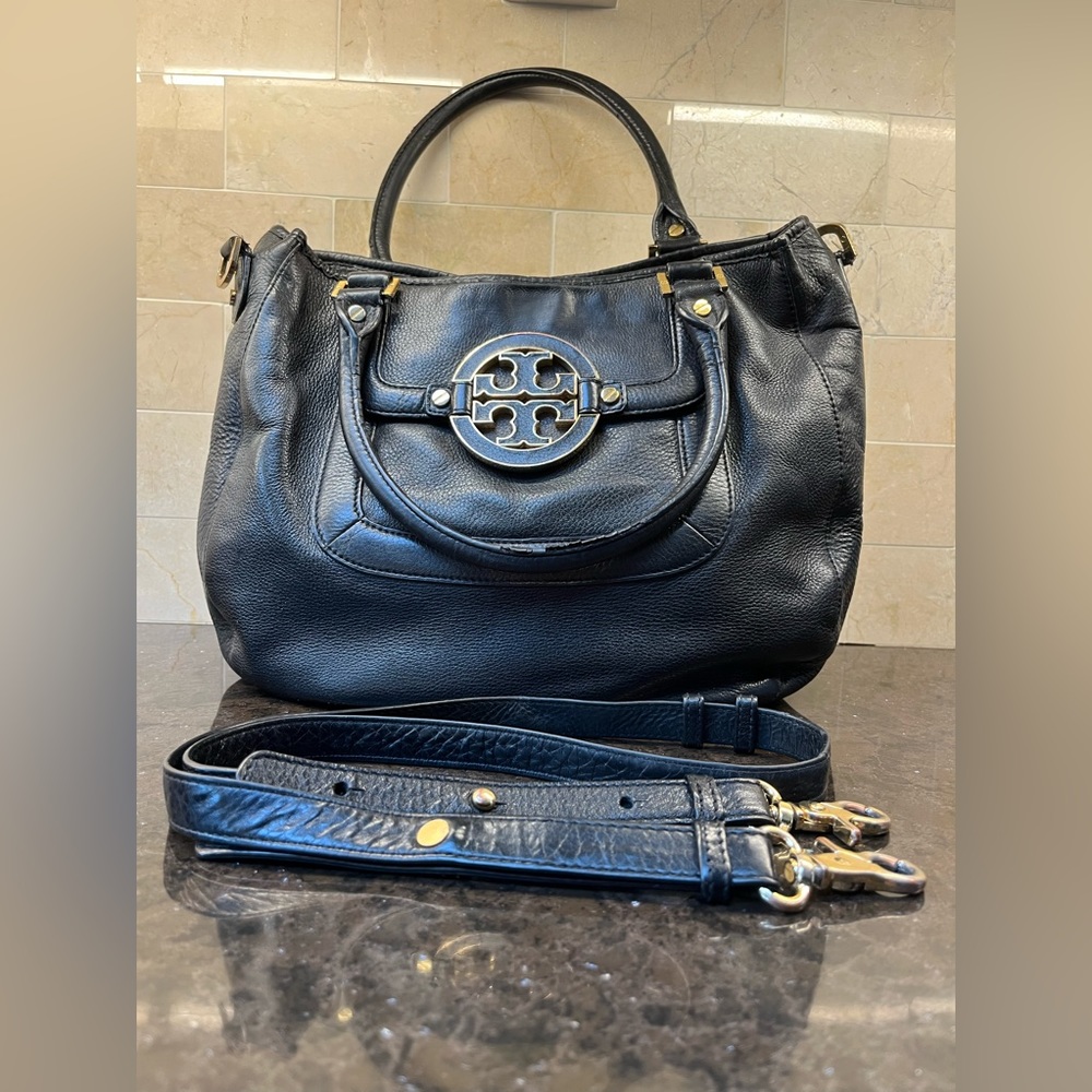 TORY BURCH AMANDA Hobo Black Leather with Gold Hardware  EUC